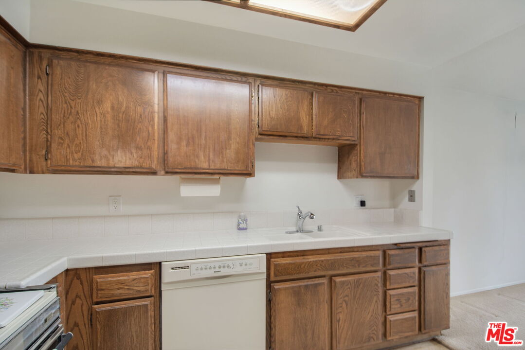 849 East Victoria Street, Unit 811 Carson, CA 90746 - Photo 27 of 50