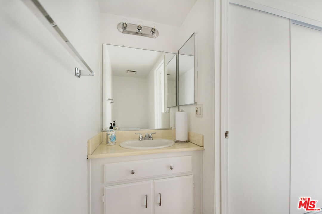 849 East Victoria Street, Unit 811 Carson, CA 90746 - Photo 28 of 50