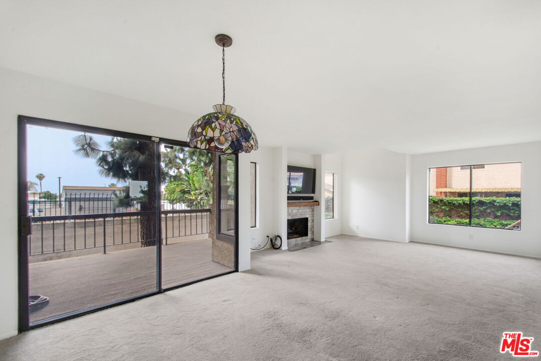 849 East Victoria Street, Unit 811 Carson, CA 90746 - Photo 4 of 50