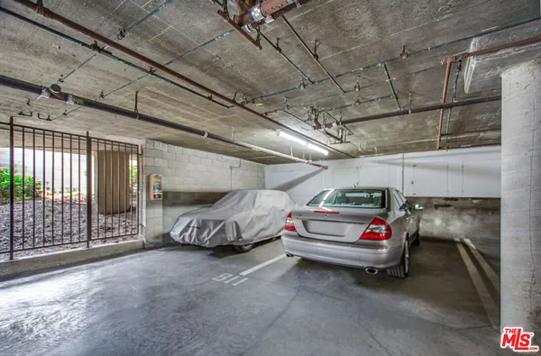 $585,000 | 849 East Victoria Street, Unit 811, Carson, CA 90746