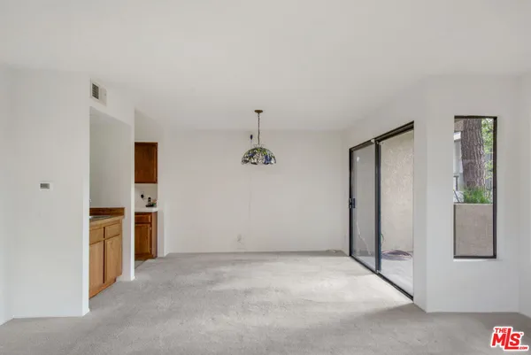$585,000 | 849 East Victoria Street, Unit 811, Carson, CA 90746
