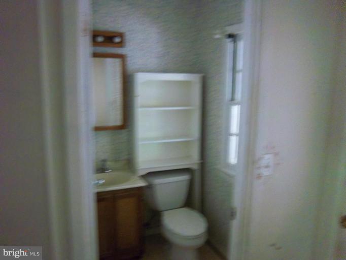 1402 Devils Reach Road Woodbridge, VA 22192 - Photo 4 of 7 Bath #1