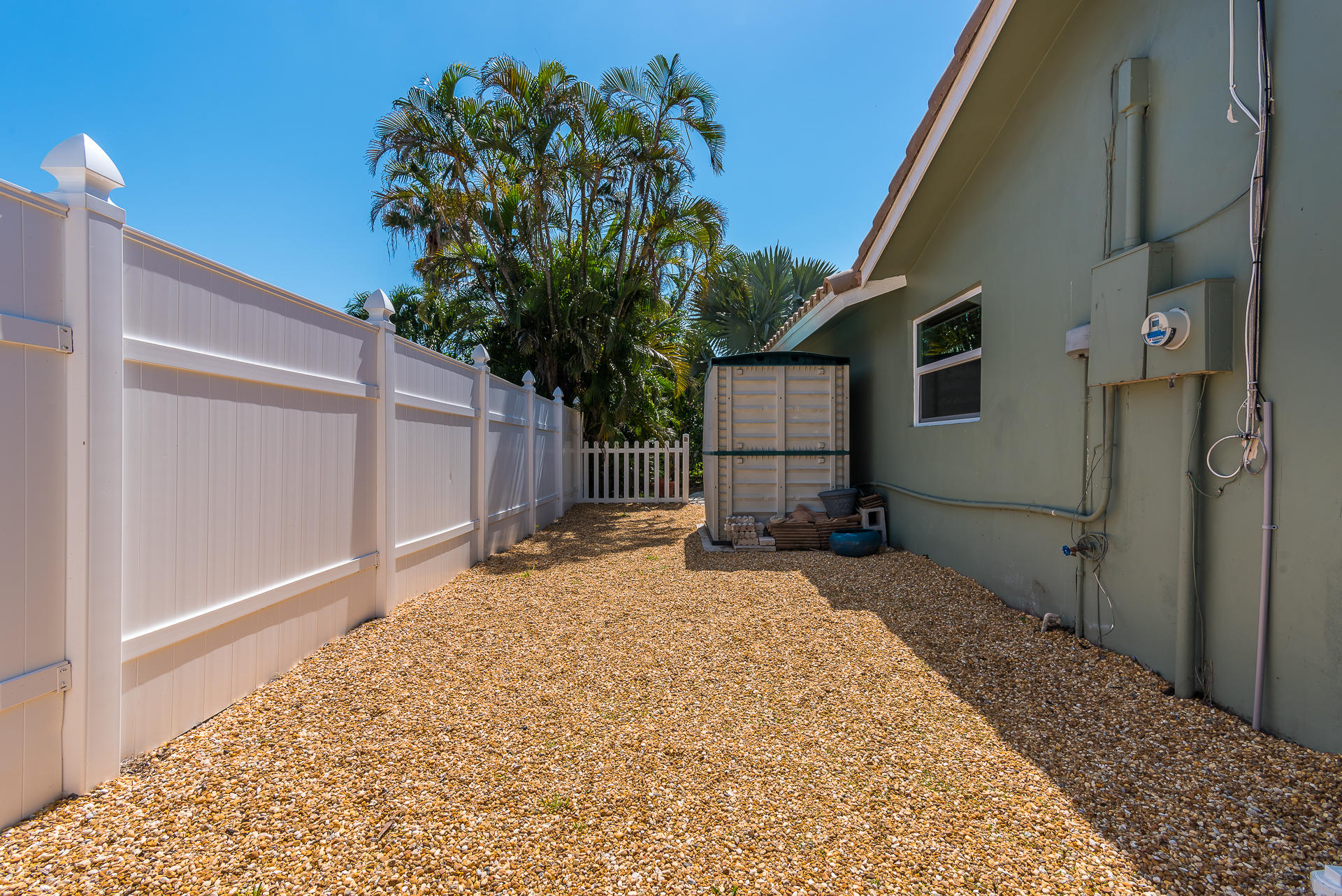 3376 Northwest 26th Avenue Boca Raton, FL 33434 - Photo 28 of 35 photo-23