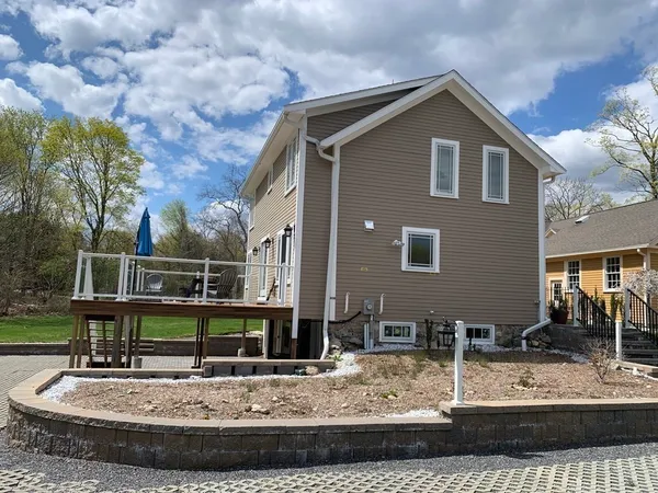 $5,500 | 196 South, Unit A, Weston, MA 02493