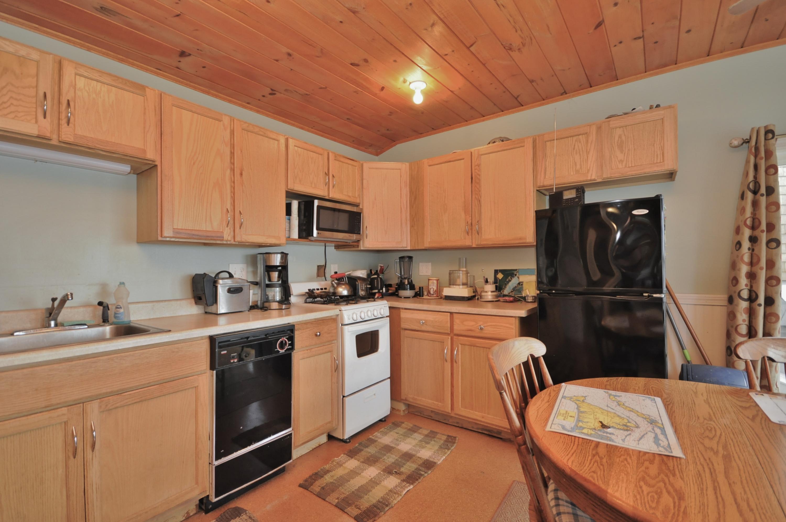 22 The, Unit D Buzzards Bay, MA 02532 - Photo 15 of 34 All appliances seen