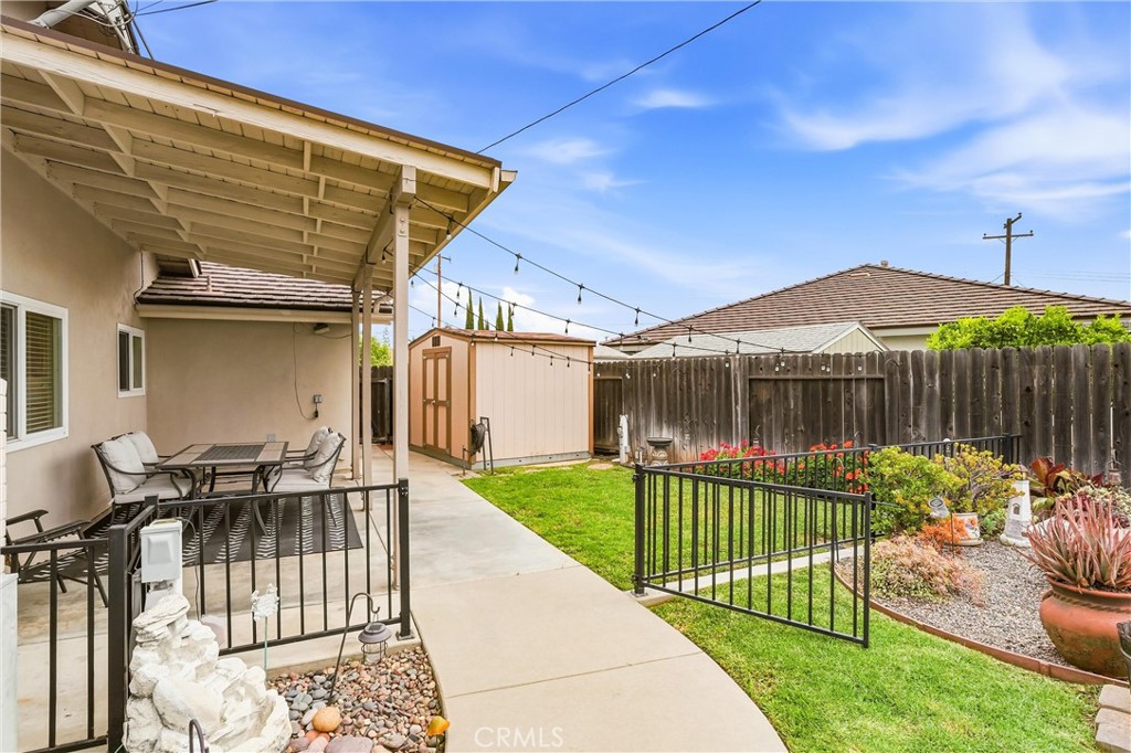 544 Firethorne Street Brea, CA 92821 - Photo 32 of 39 Side yard has both water and gas lines in place to add a BBQ island complete with sink and power!