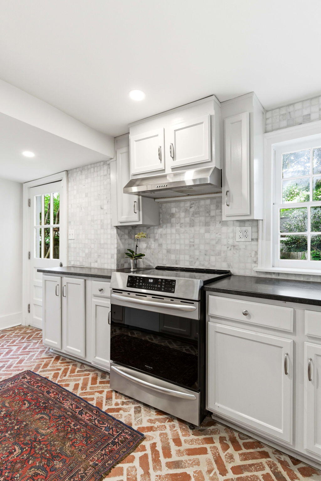 557 Rutledge Avenue Charleston, SC 29403 - Photo 20 of 49 557 Rutledge Avenue