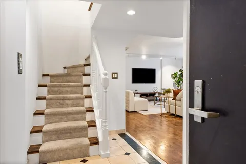 $475,000 | 1221 North Dearborn Street, Unit 604S, Chicago, IL 60610