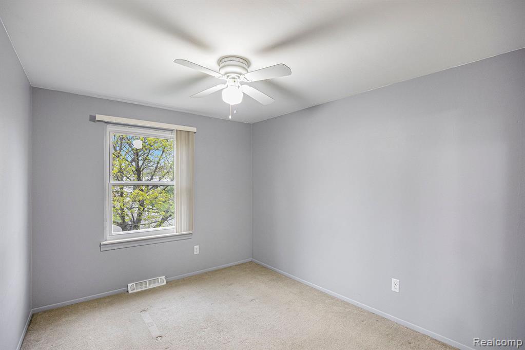 2927 Corinthia Drive Rochester Hills, MI 48309 - Photo 16 of 32