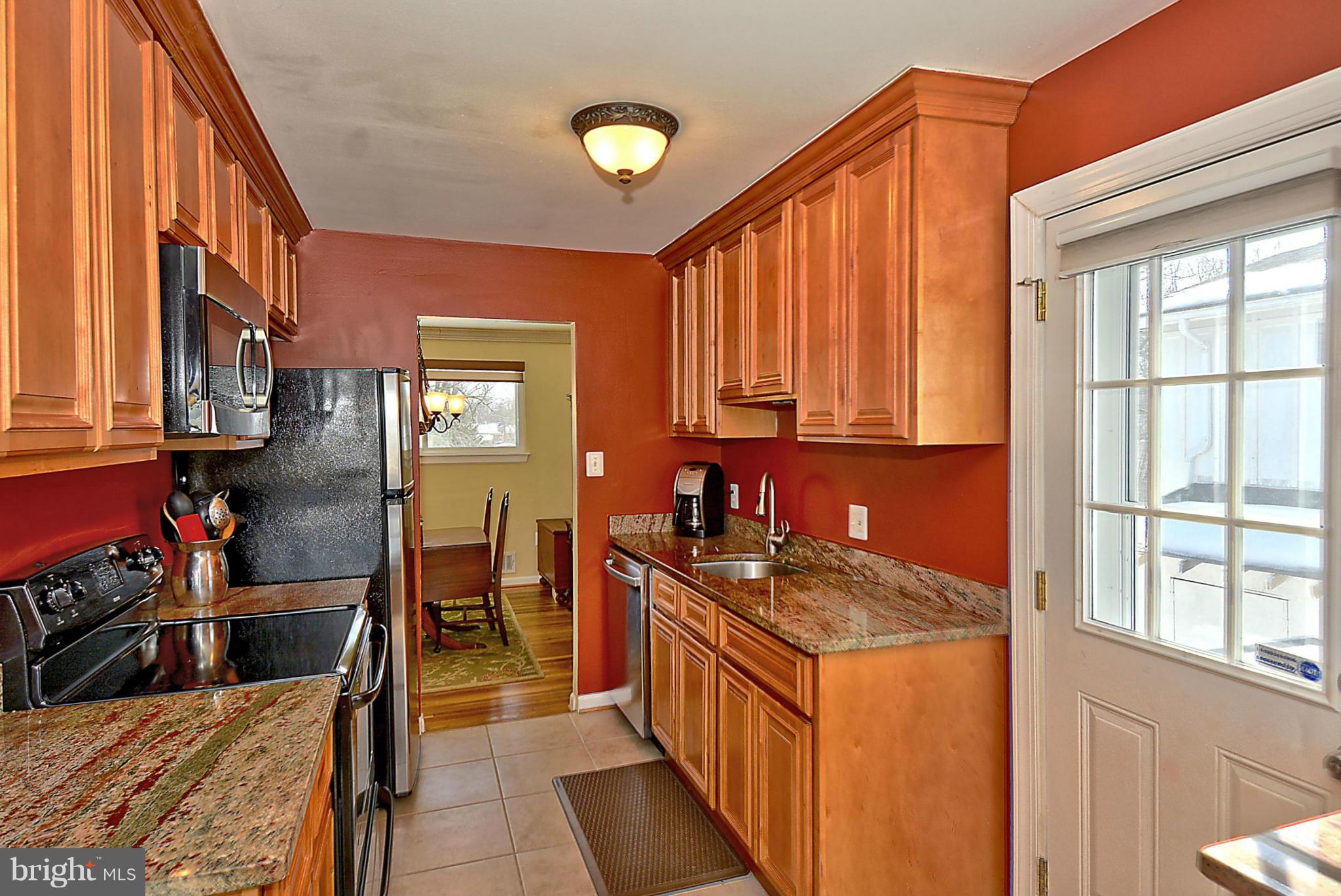 316 Irwin Street Silver Spring, MD 20901 - Photo 7 of 30 Kitchen
