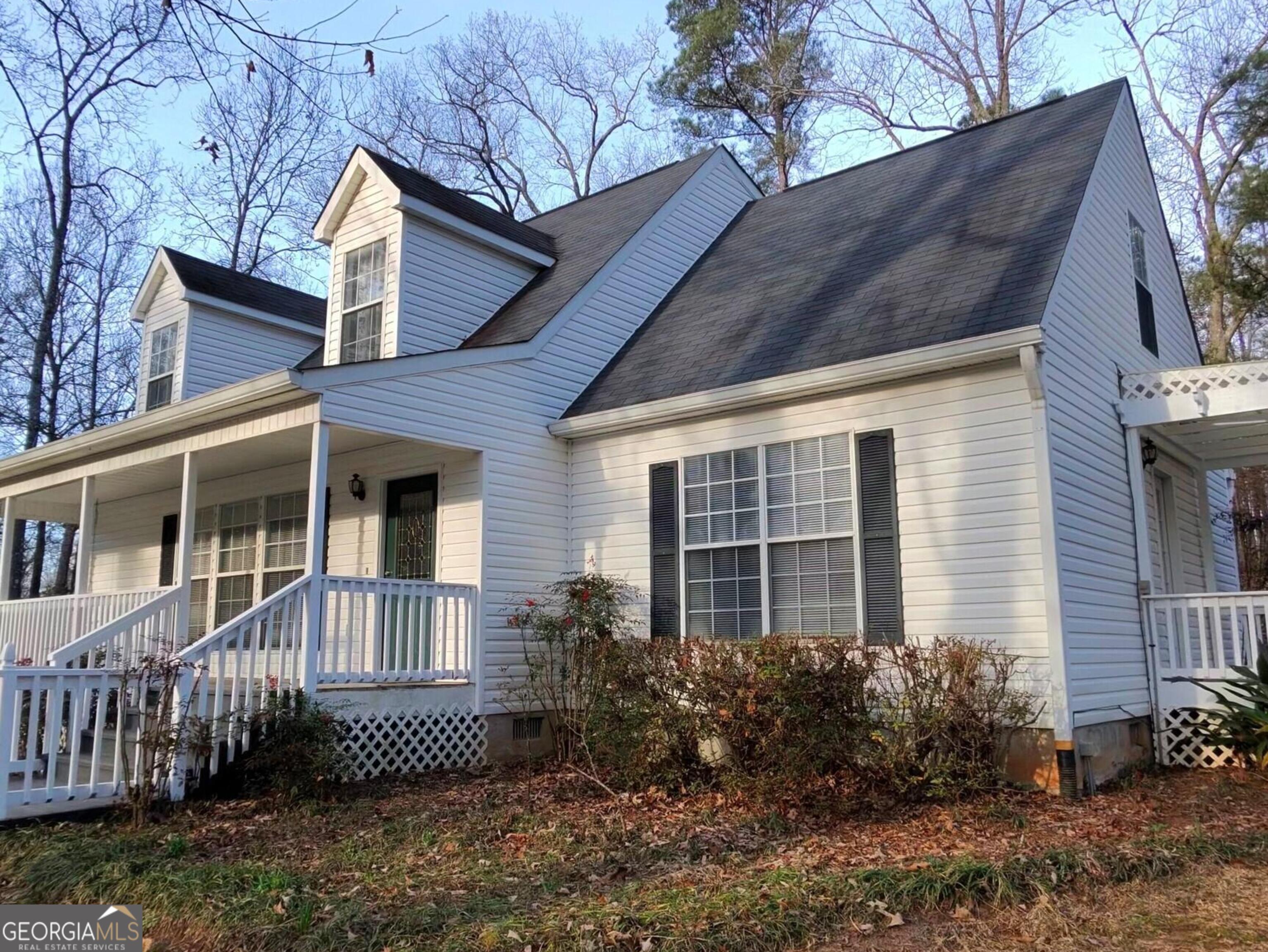 173 Preston Road Byron, GA 31008 - Photo 6 of 22 a front view of a house with garden