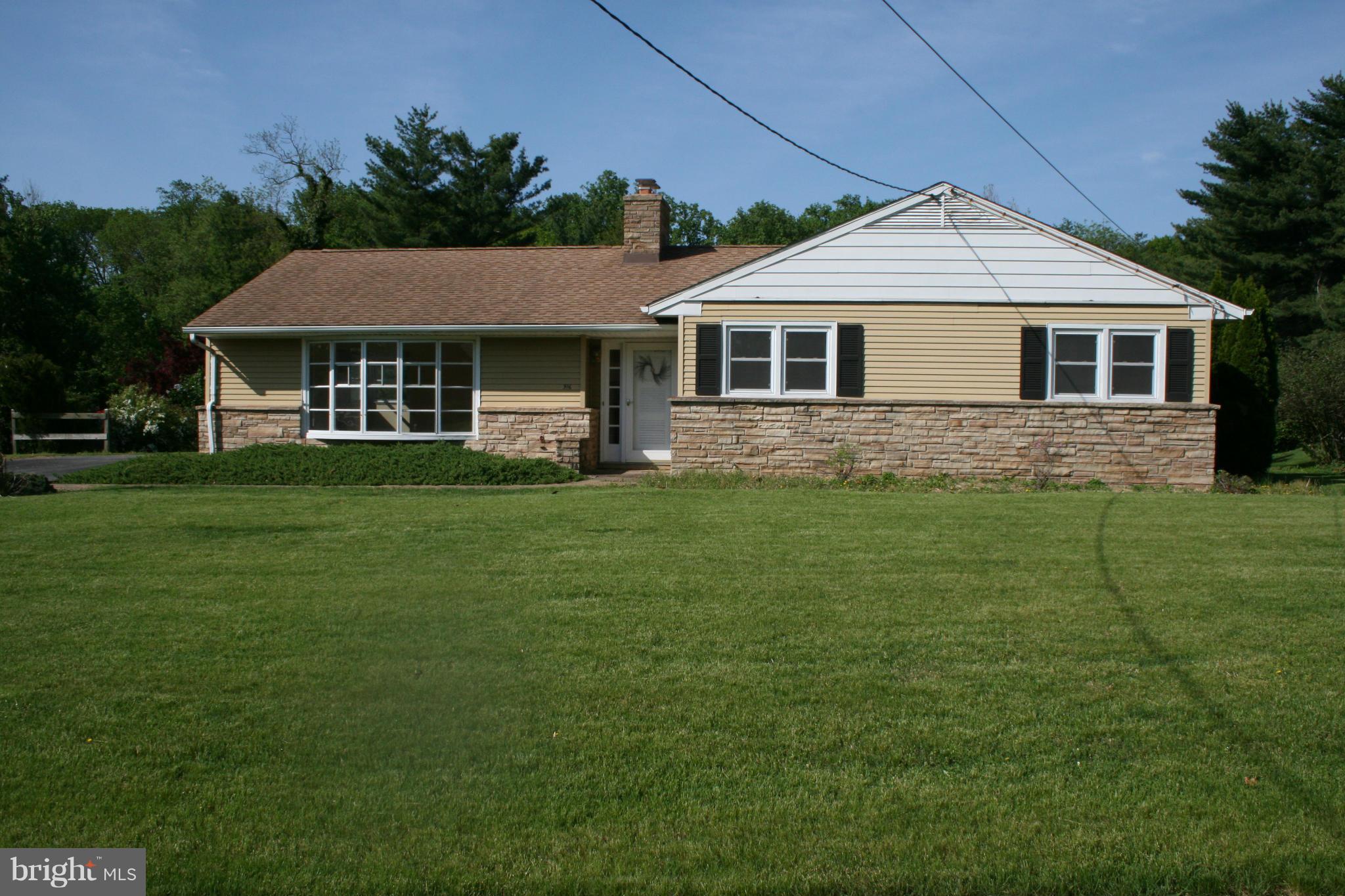 916 Rambling Drive Baltimore, MD 21228 - Photo 1 of 30 Exterior (Front)