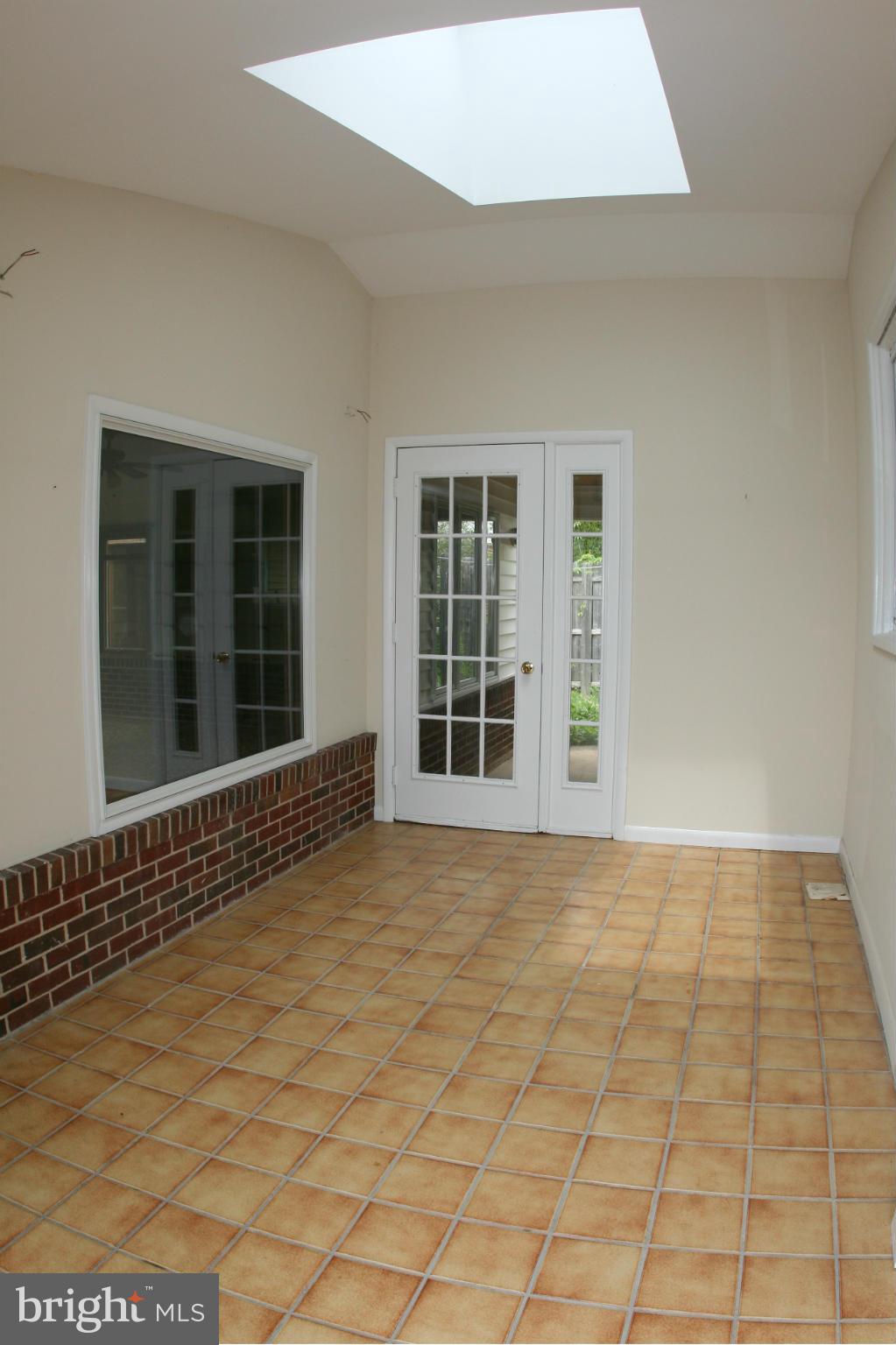 916 Rambling Drive Baltimore, MD 21228 - Photo 22 of 30 Interior (General)