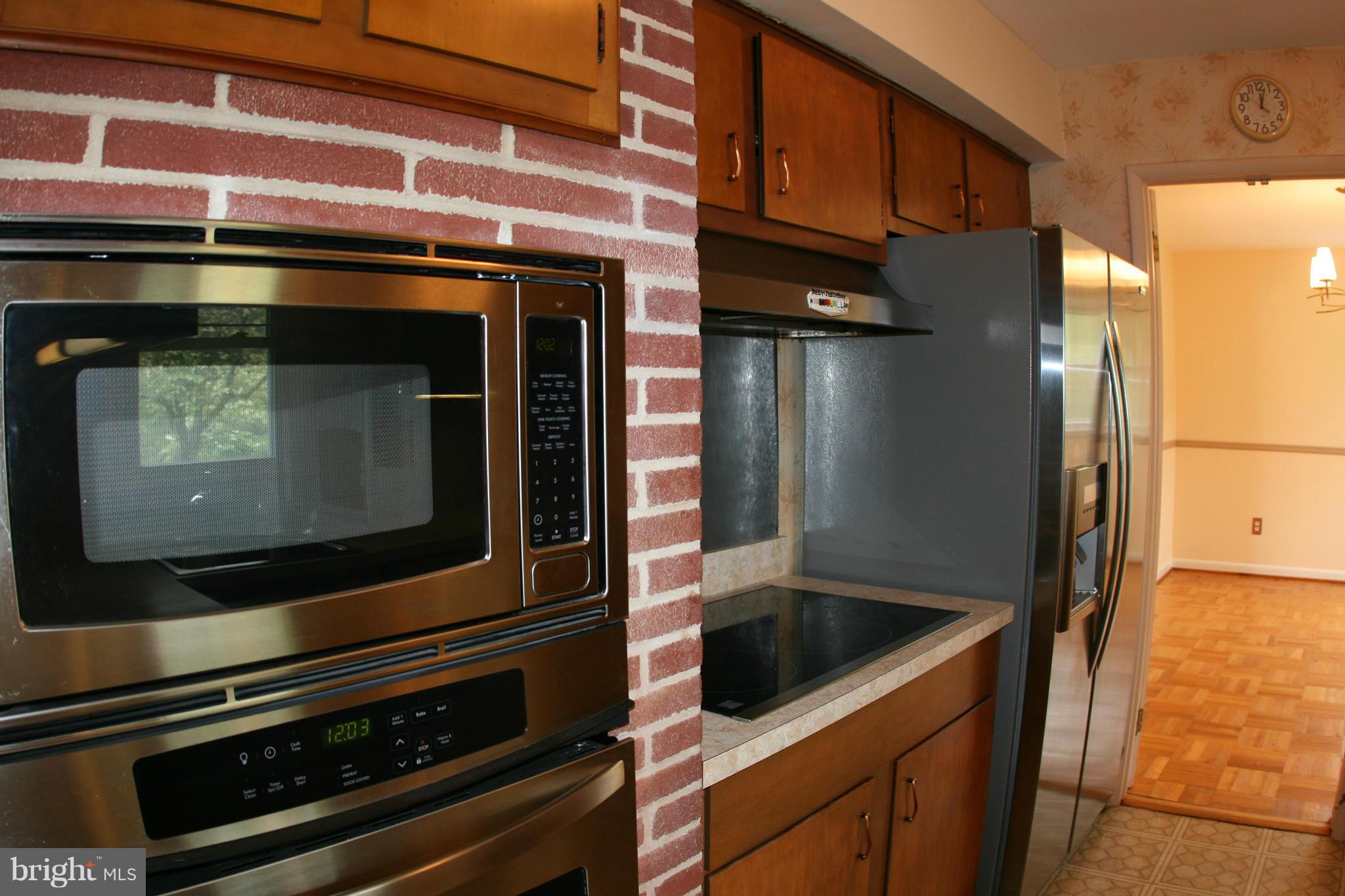 916 Rambling Drive Baltimore, MD 21228 - Photo 9 of 30 Kitchen