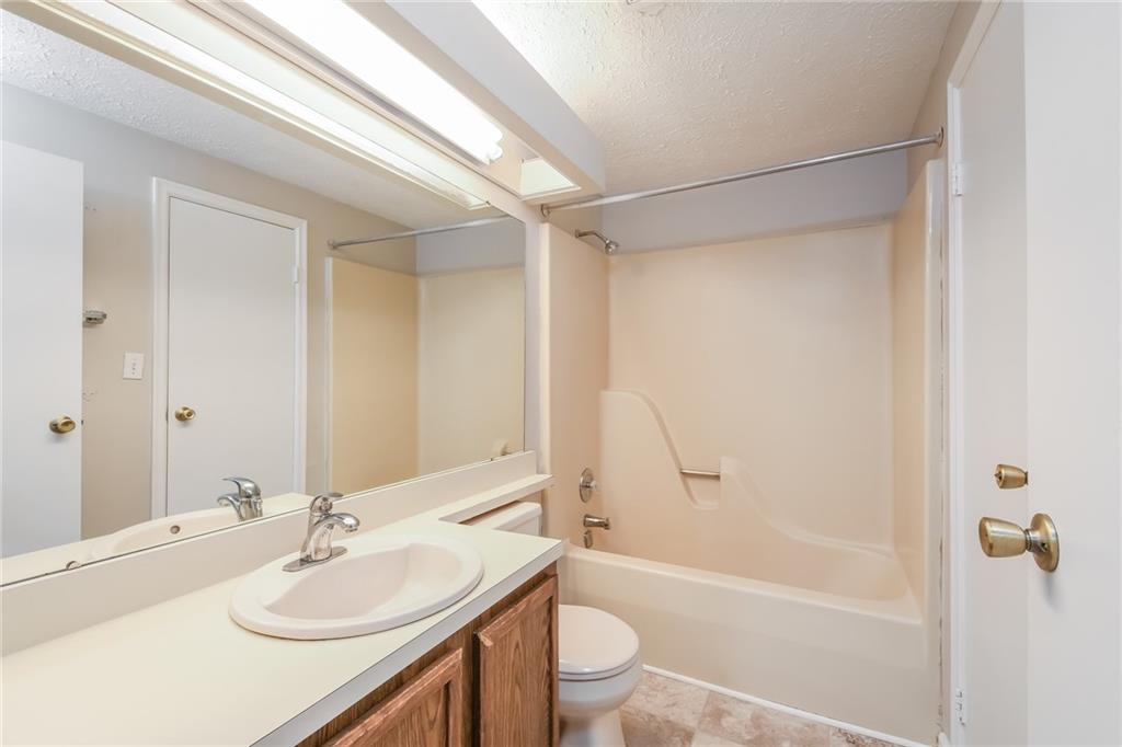 8528 Hague Road Indianapolis, IN 46256 - Photo 9 of 15 Gallery Image 9