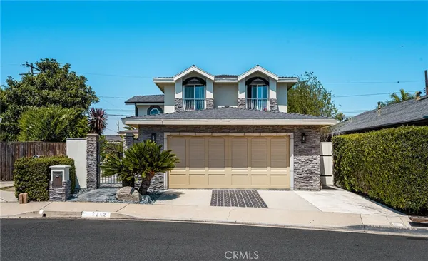 $2,395,000 | 2342 Cynthia Court, Costa Mesa, CA 92627