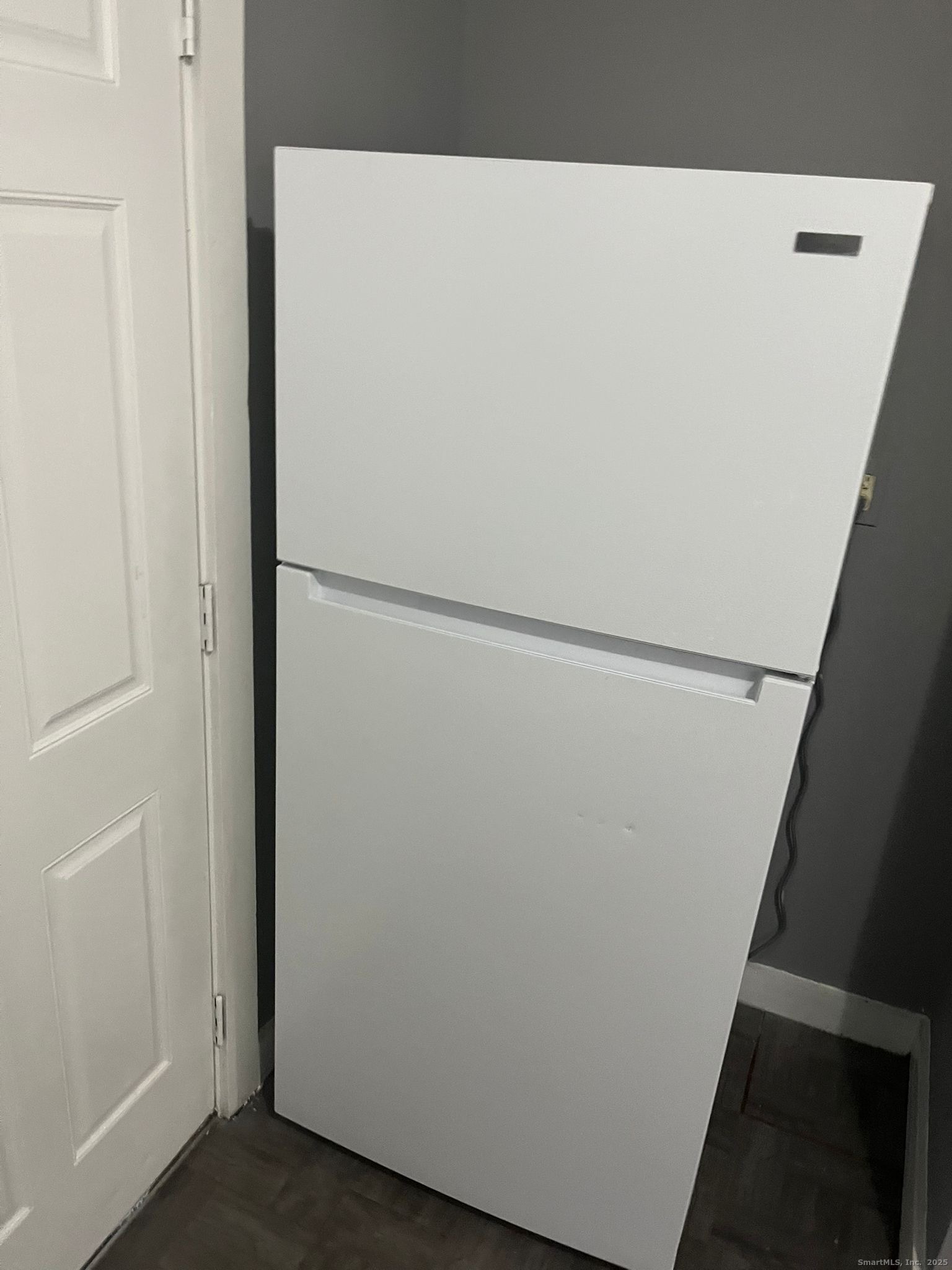 402 Bond Street Bridgeport, CT 06610 - Photo 3 of 4