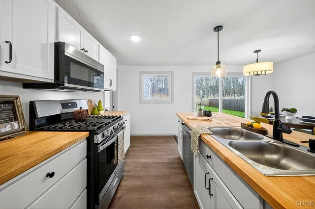 $239,900 | 105 Florida Road South, Salina, NY 13211