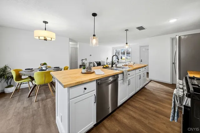 $239,900 | 105 Florida Road South, Salina, NY 13211