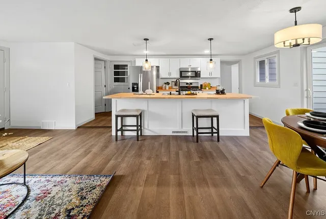 $239,900 | 105 Florida Road South, Salina, NY 13211