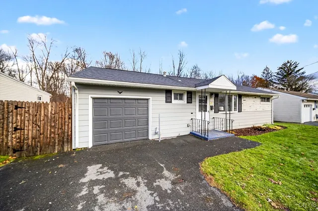 $239,900 | 105 Florida Road South, Salina, NY 13211