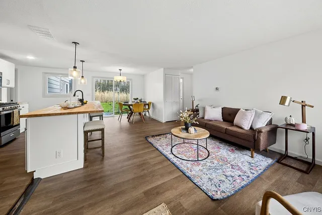 $239,900 | 105 Florida Road South, Salina, NY 13211