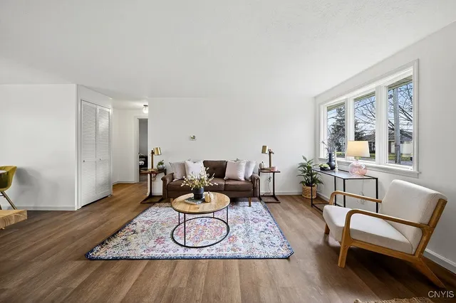 $239,900 | 105 Florida Road South, Salina, NY 13211