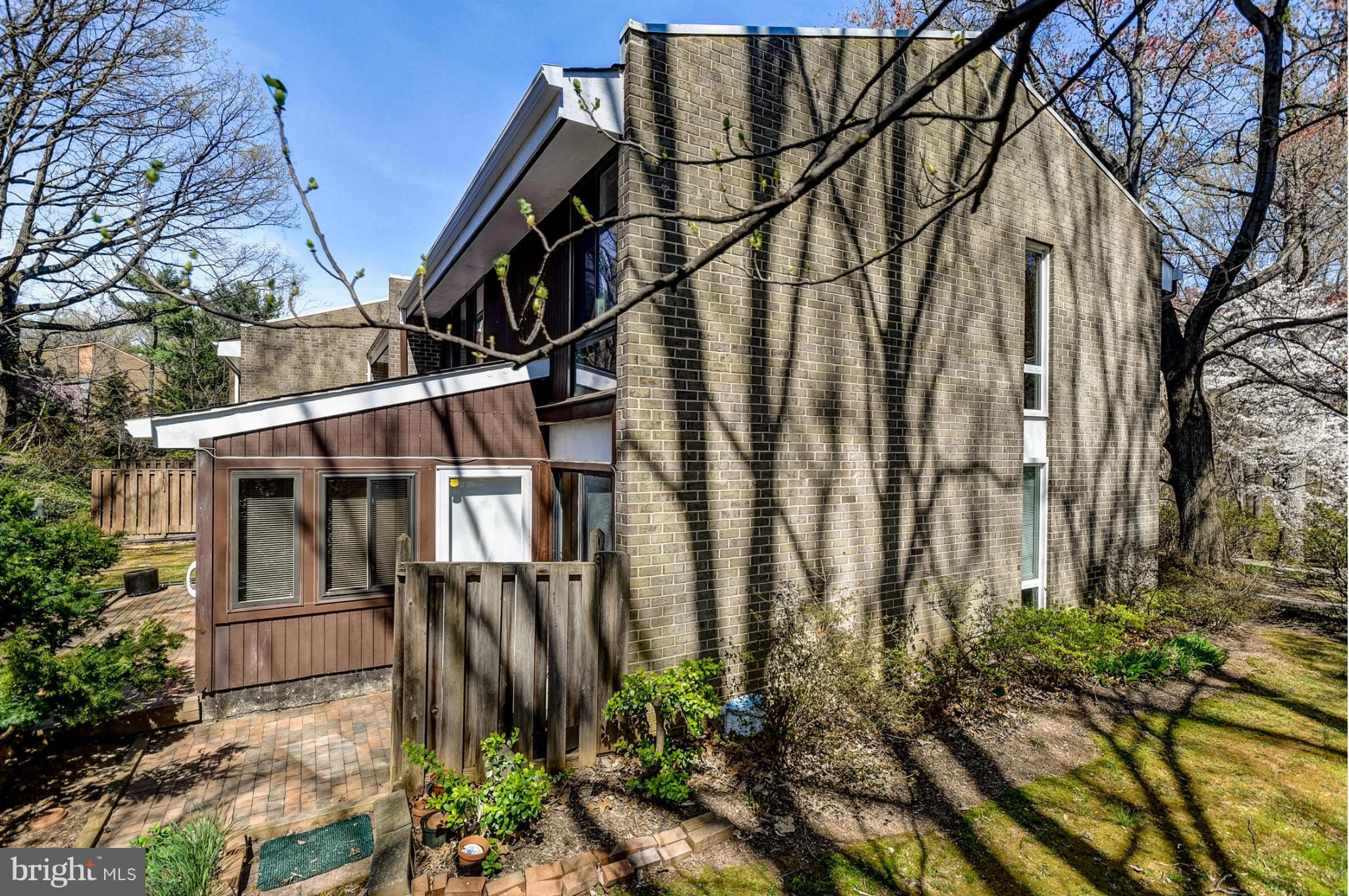 1771 Wainwright Drive Reston, VA 20190 - Photo 26 of 30 Exterior (Rear)