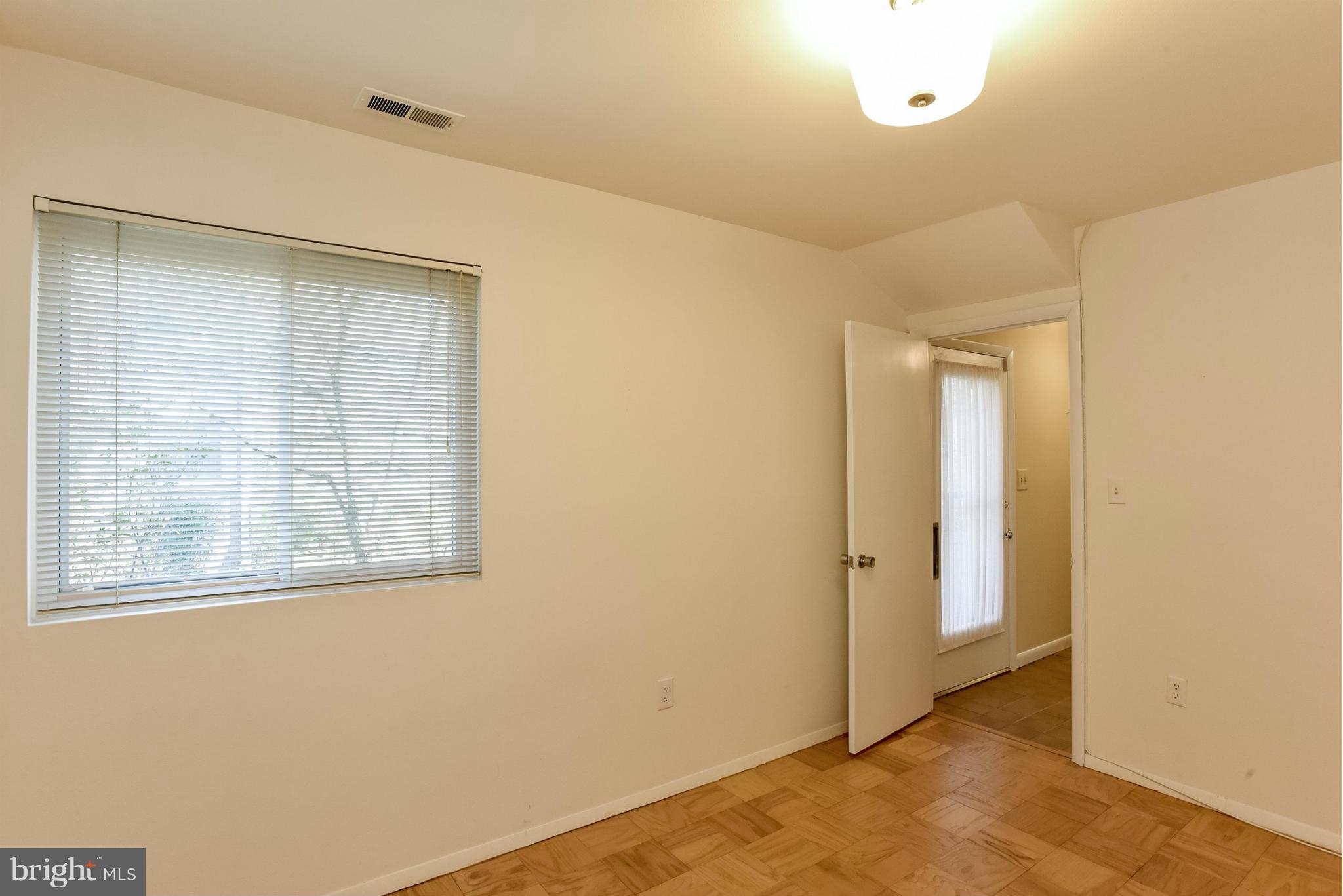 1771 Wainwright Drive Reston, VA 20190 - Photo 4 of 30 Dining Room