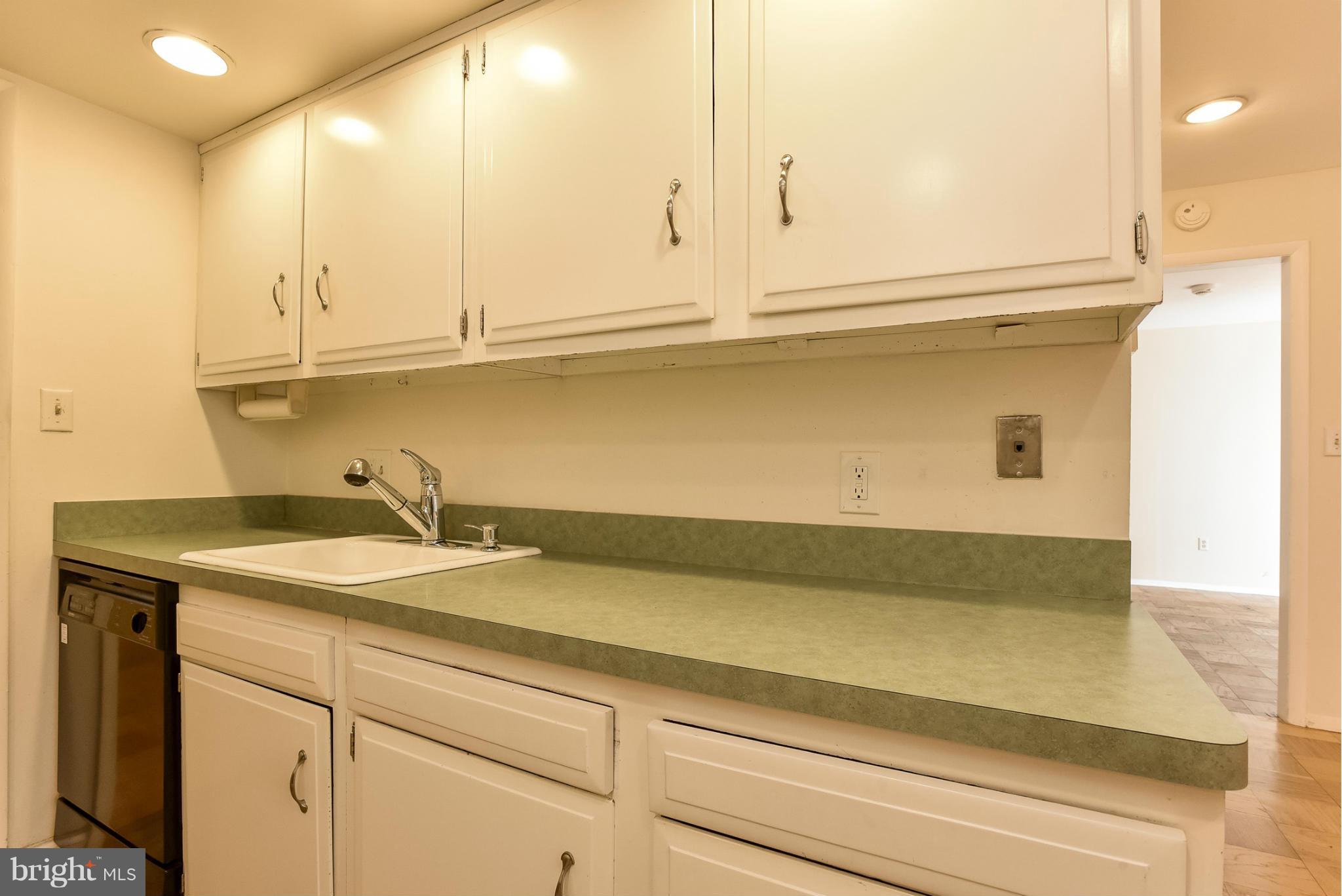 1771 Wainwright Drive Reston, VA 20190 - Photo 7 of 30 Kitchen