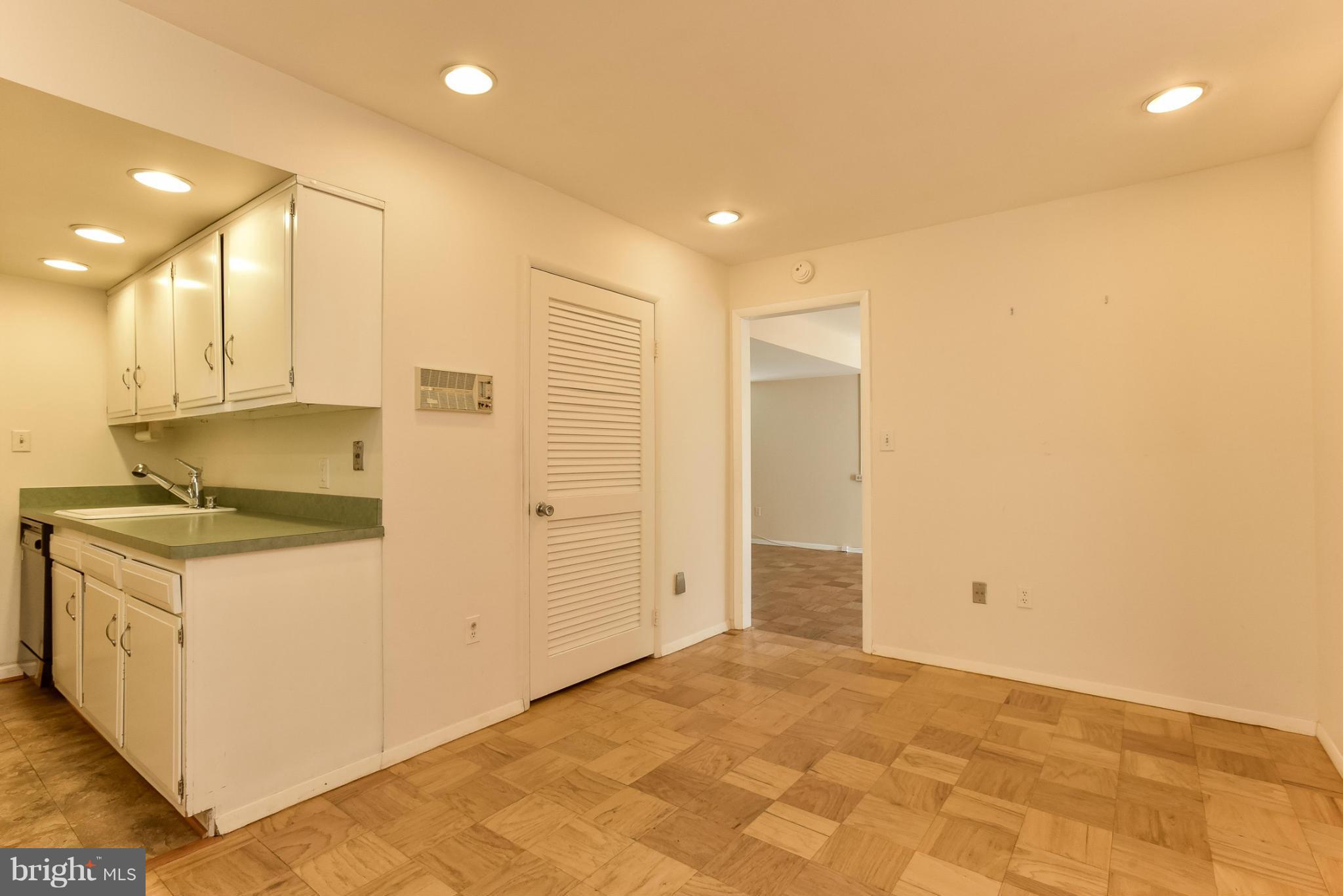 1771 Wainwright Drive Reston, VA 20190 - Photo 8 of 30 Kitchen