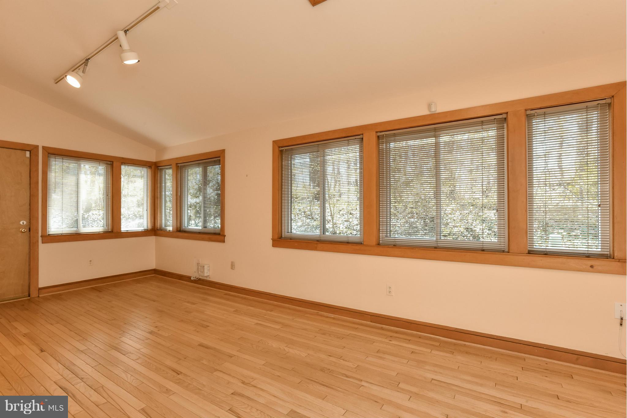 1771 Wainwright Drive Reston, VA 20190 - Photo 9 of 30 Living Room