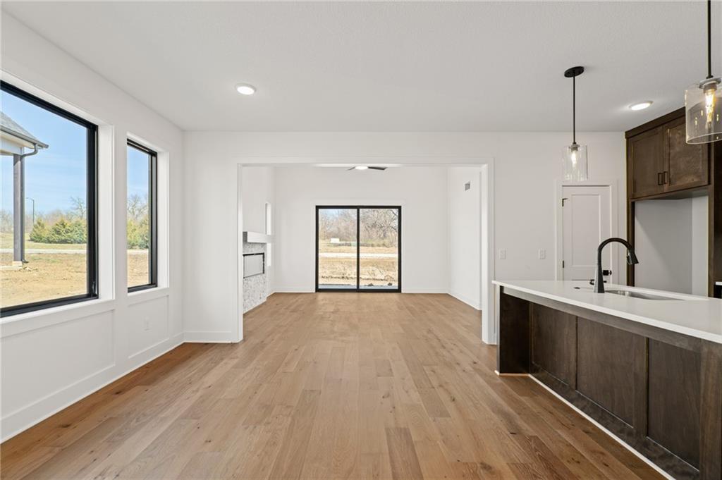 9565 Jupiter Street Lenexa, KS 66219 - Photo 4 of 34