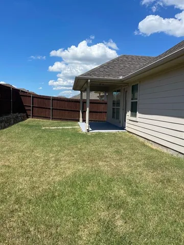 $2,200 | 2824 Castle Creek Drive, Little Elm, TX 75068