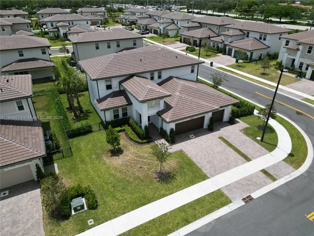 $1,705,000 | 12336 Southwest 43rd Court, Davie, FL 33330