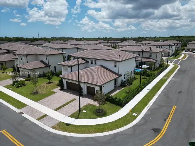 $1,705,000 | 12336 Southwest 43rd Court, Davie, FL 33330