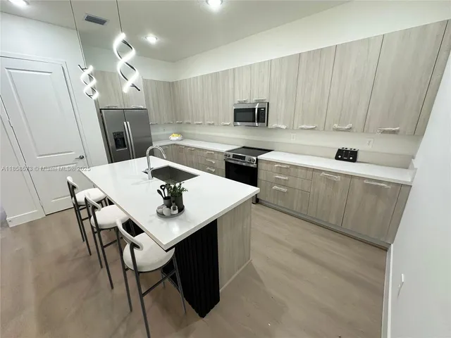 $1,705,000 | 12336 Southwest 43rd Court, Davie, FL 33330