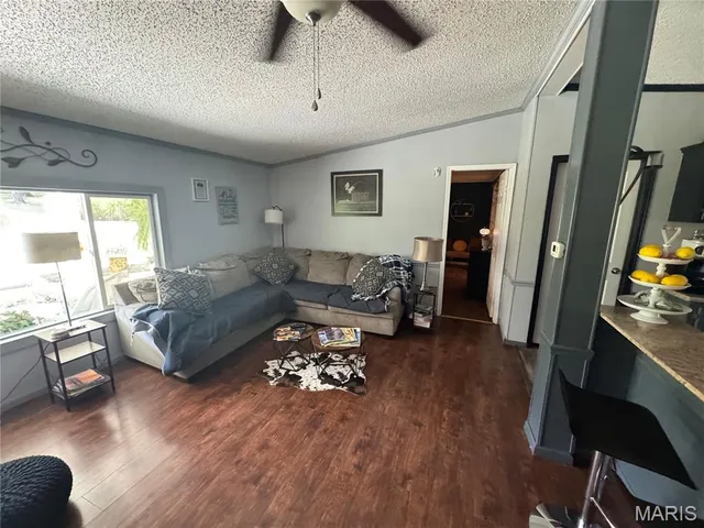 $425,000 | 1818 Hunter Road, Festus, MO 63028