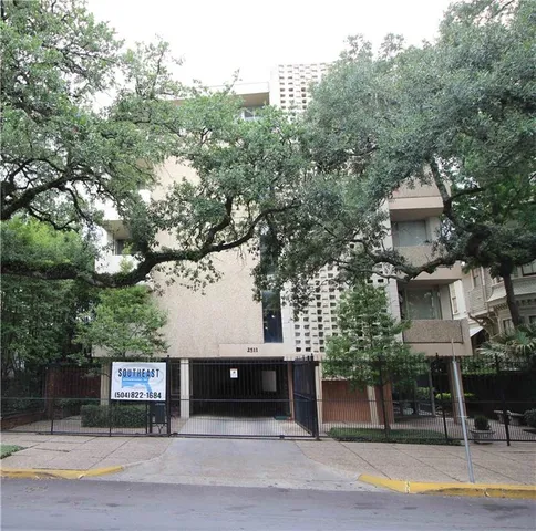 $1,600 | 2511 St Charles Avenue, Unit 403, New Orleans, LA 70130
