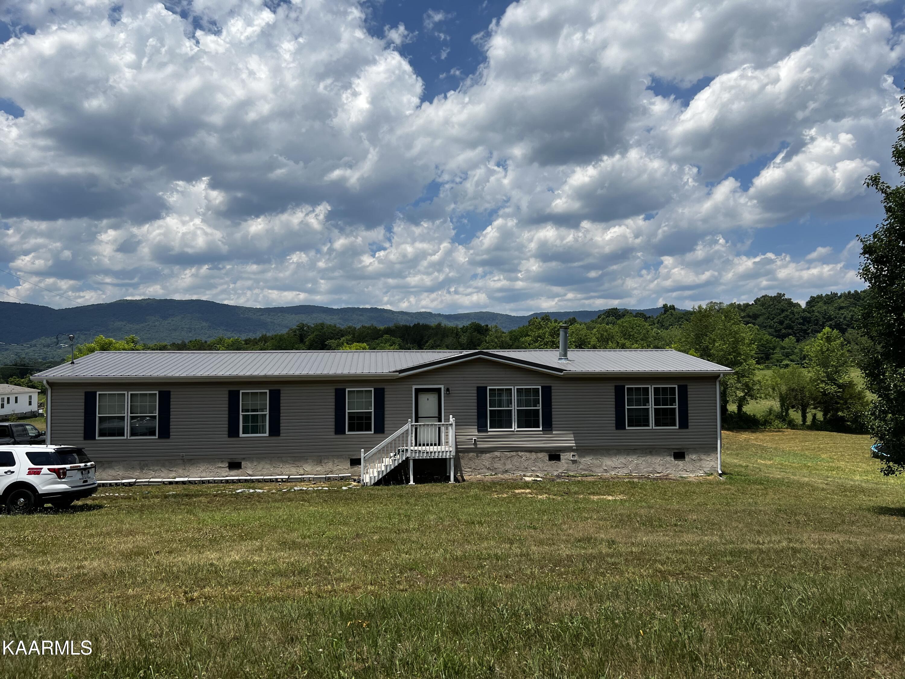 1532 Back Valley Road Speedwell, TN 37870 - Photo 1 of 55 FE9C5F67-4891-4D71-AA8D-CFCA699FB533
