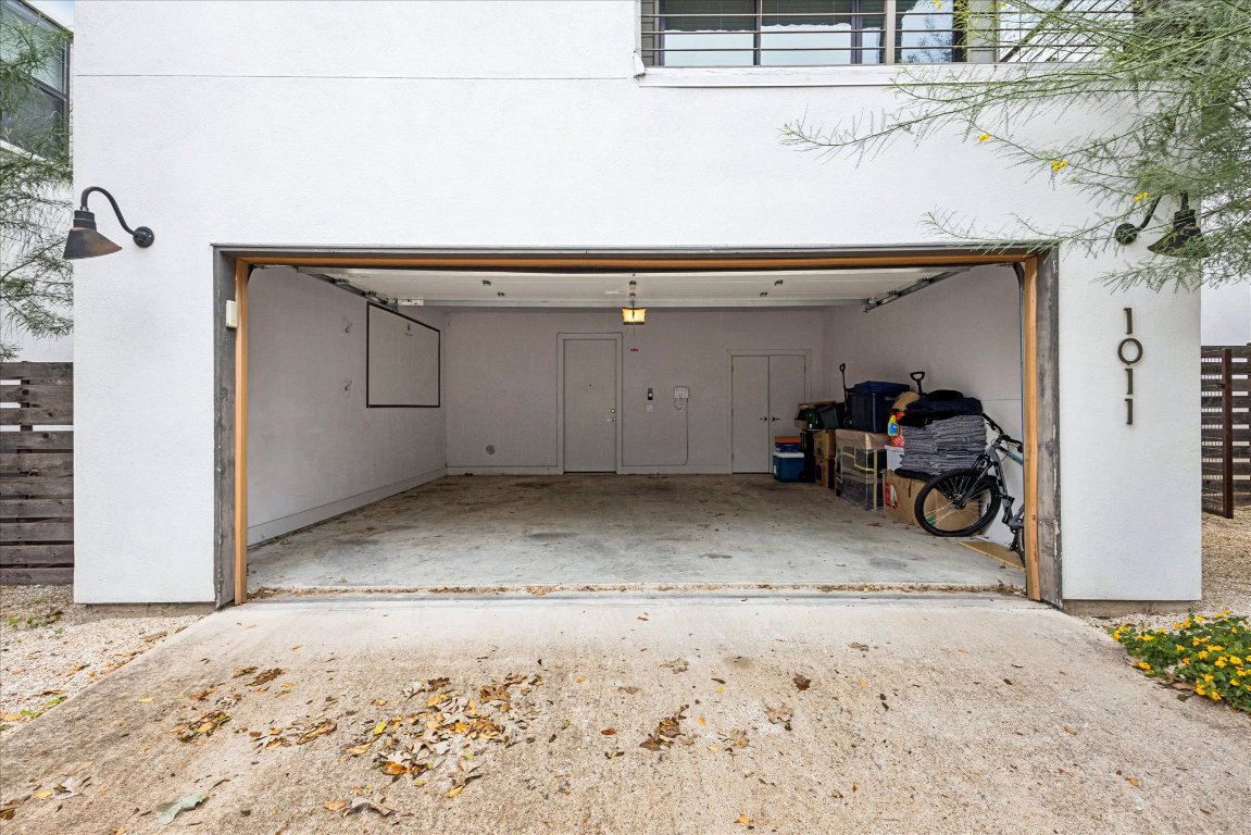 1011 East 12th Street Austin, TX 78702 - Photo 29 of 30 2 Car Garage