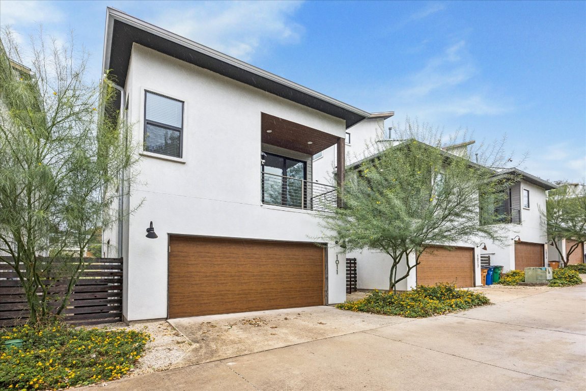 1011 East 12th Street Austin, TX 78702 - Photo 30 of 30 Back of home and Garage entrance