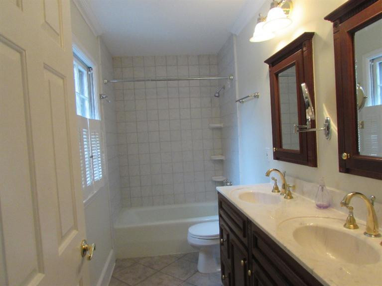 215 Catalpa Road Lexington, KY 40502 - Photo 26 of 53 Photo 26