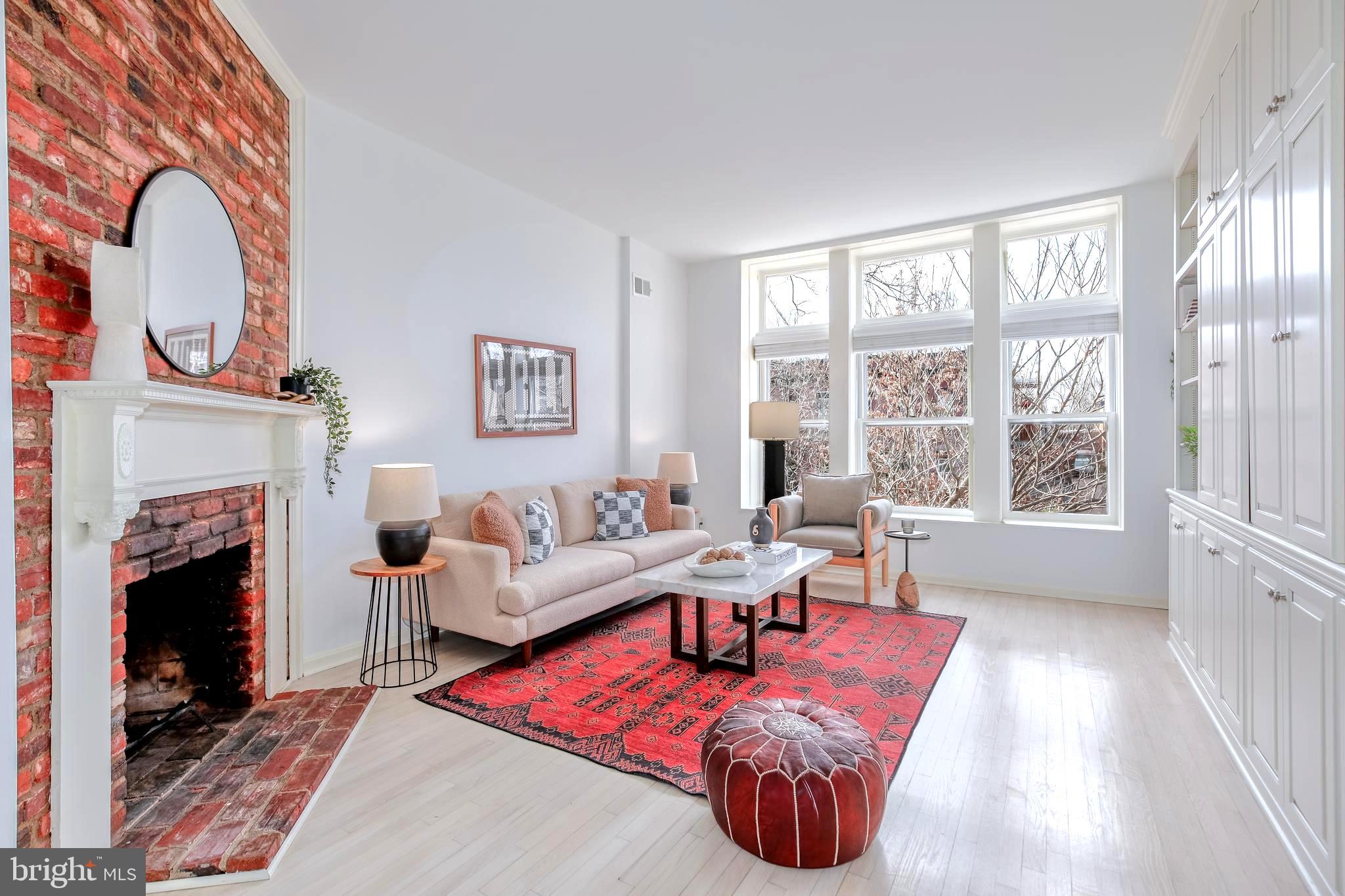 307 11th Street Northeast Washington, DC 20002 - Photo 21 of 41 2nd floor living room