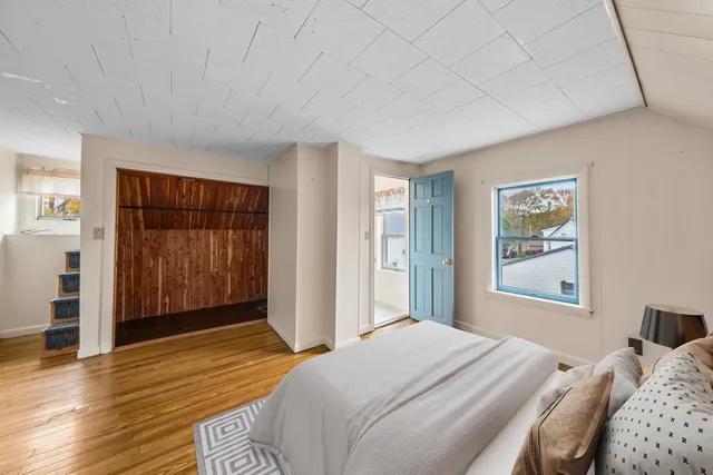 $260,000 | 32 Amesbury Street, Rockland, ME 04841