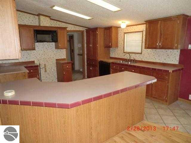 3820 Supply Road Traverse City, MI 49696 - Photo 4 of 25 1742696-3.JPG