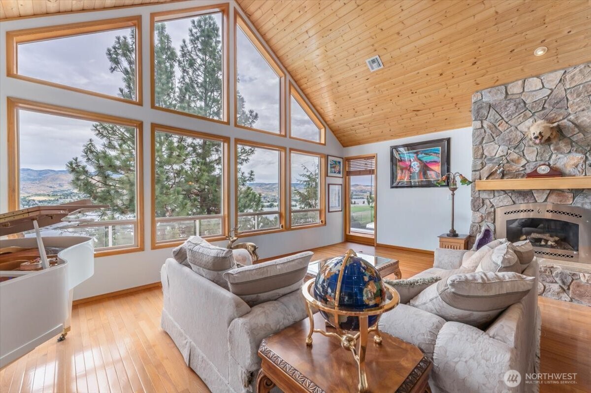 7371 Ridgeview Drive Chelan, WA 98816 - Photo 6 of 40