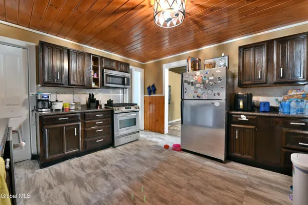 $195,000 | 107 Dove Street, Johnstown, NY 12095