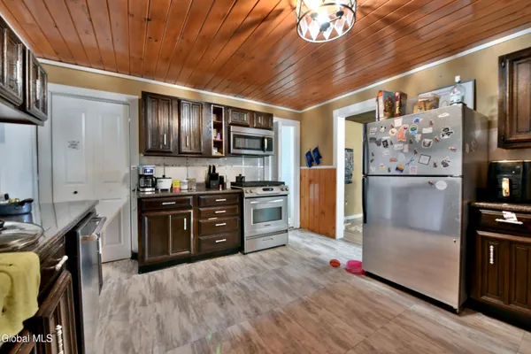 $195,000 | 107 Dove Street, Johnstown, NY 12095