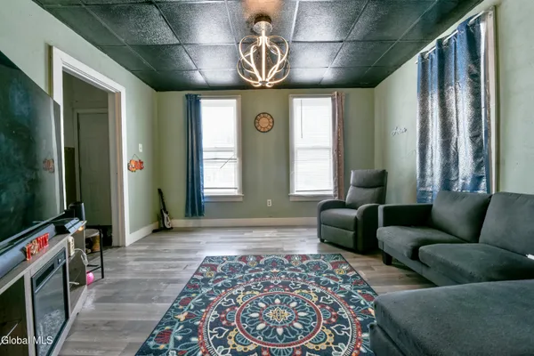 $195,000 | 107 Dove Street, Johnstown, NY 12095